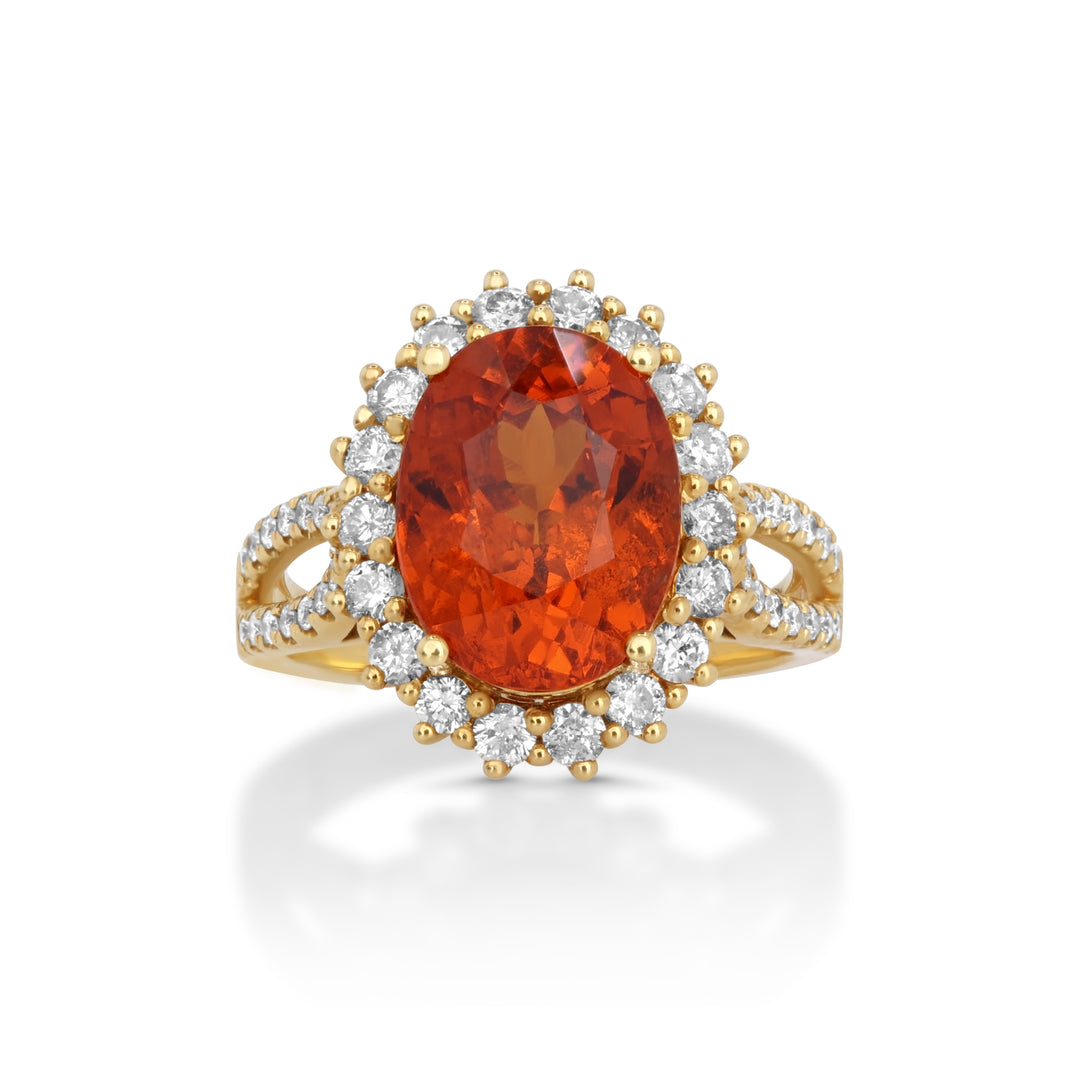 6.88 Cts Spessartite and White Diamond Ring in 18K Yellow Gold
