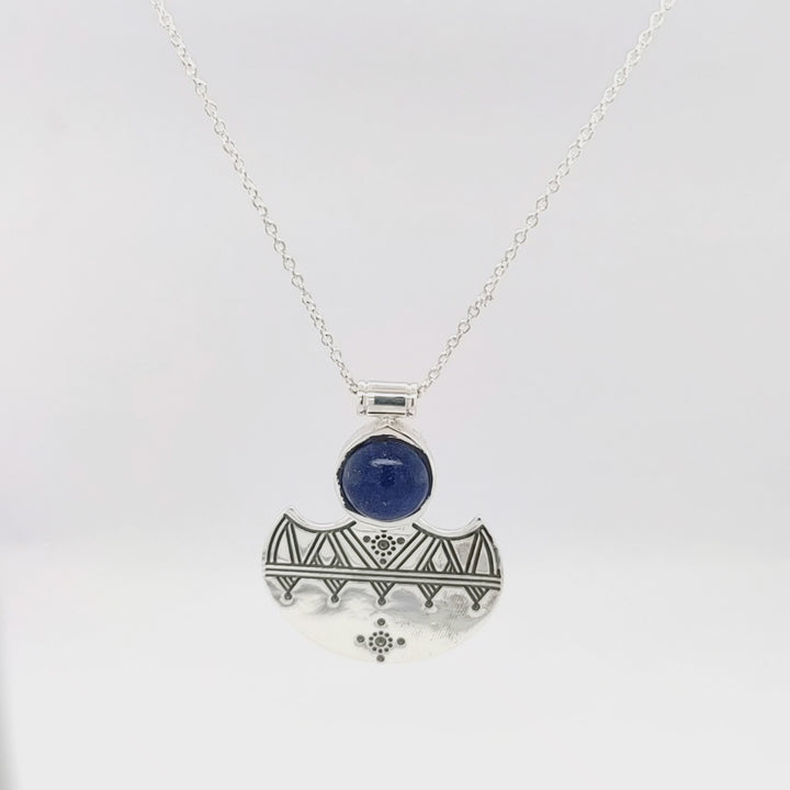 4.10 Cts Lapis Lazuli Pendant in 925