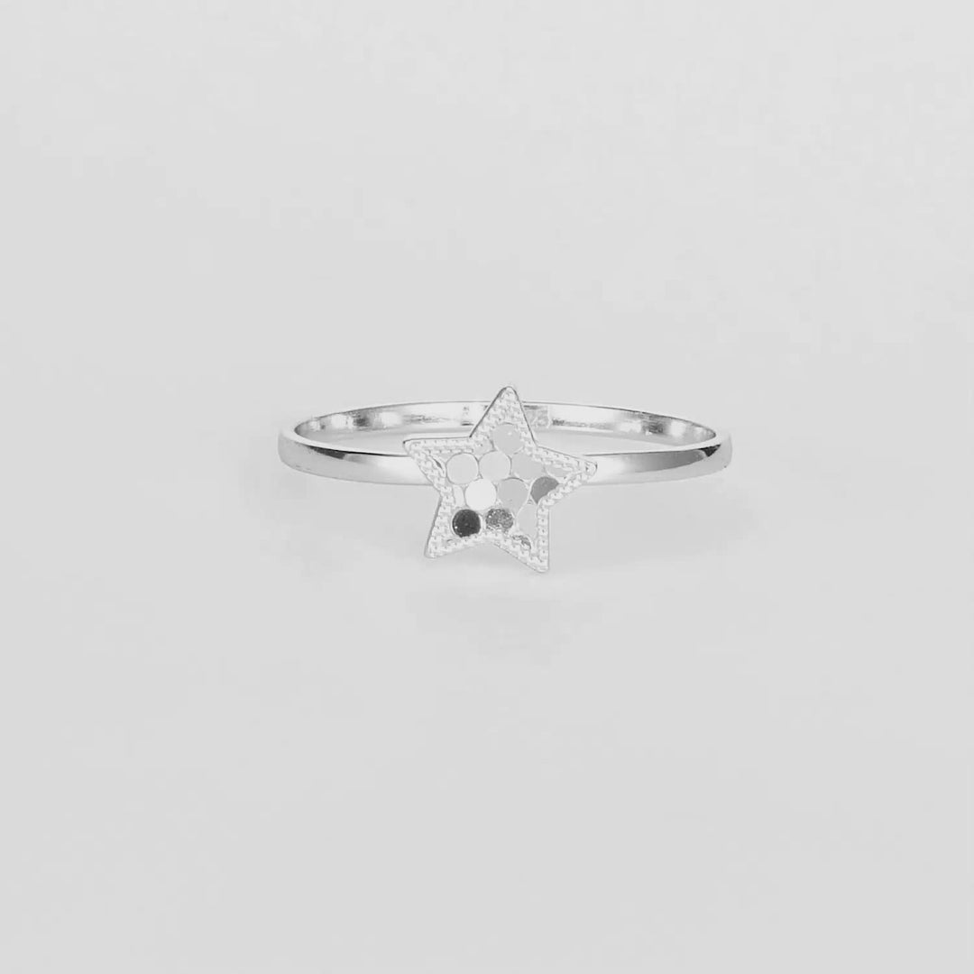 White Rhodium Plated Star Ring in 925 Sterling Silver