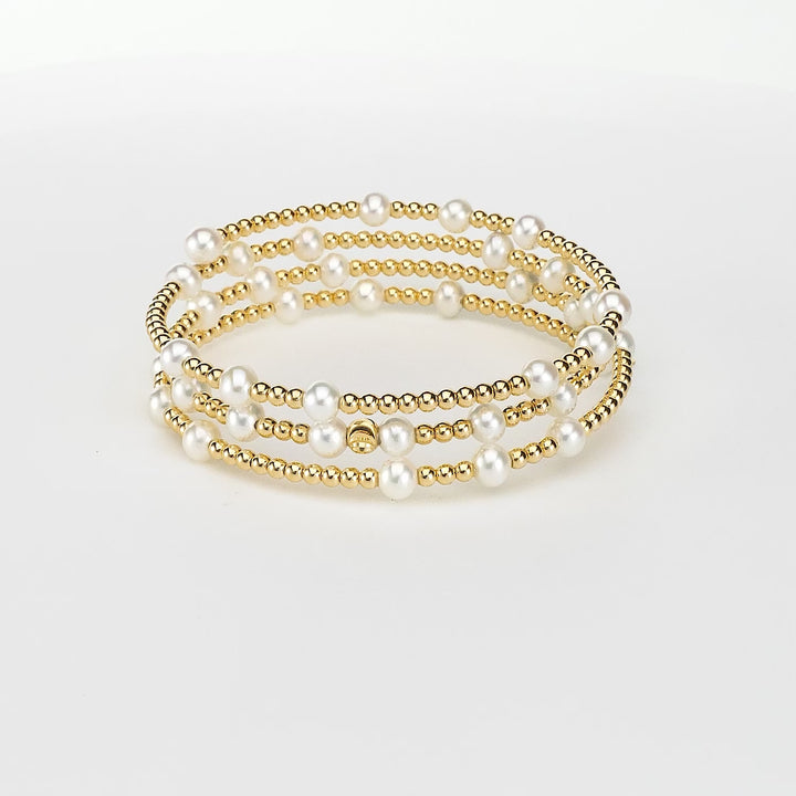 Bangles Brilliance: 18K Yellow Gold and Pearl Beaded Flex Bracelet