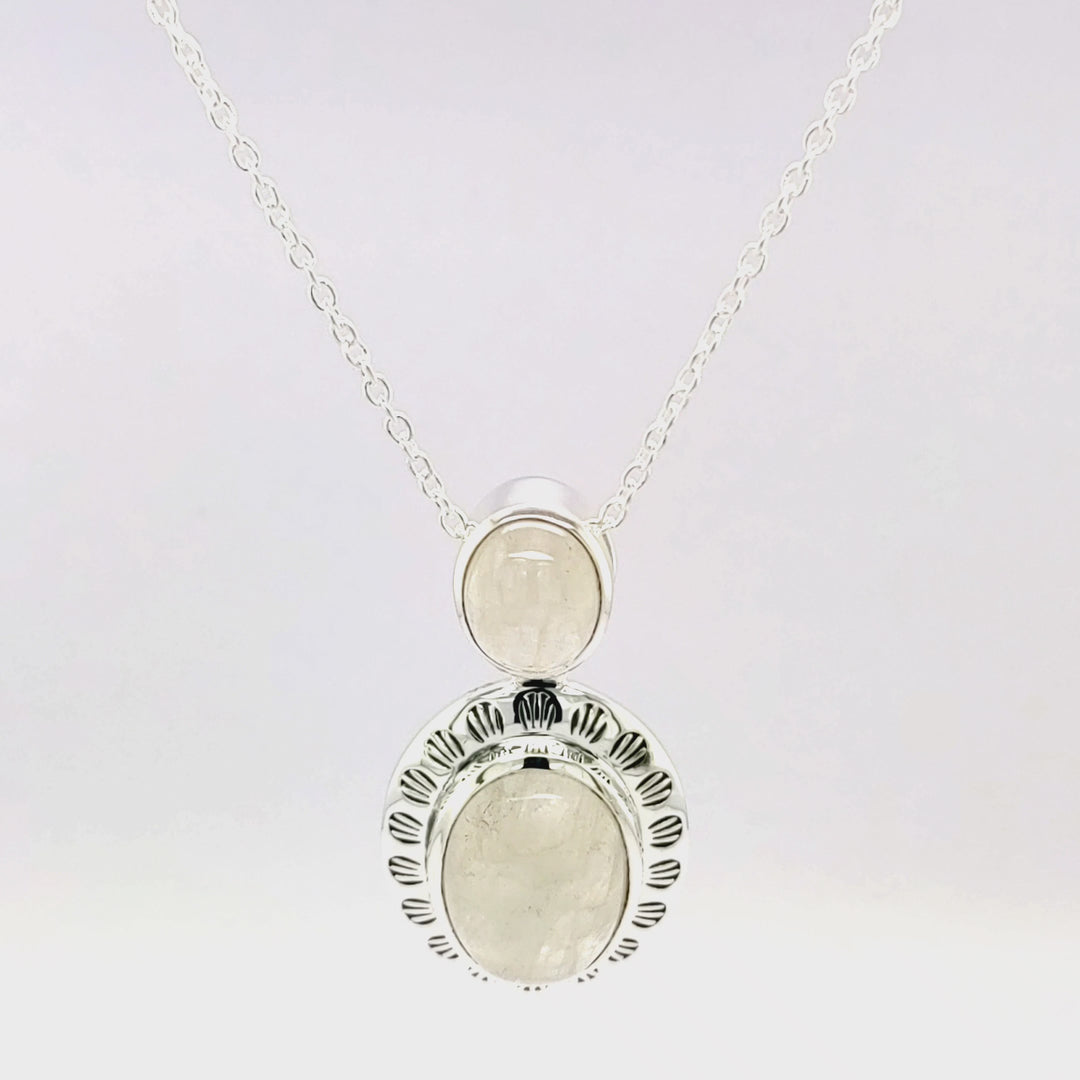 16.70 Cts Rainbow Moonstone Pendant in 925