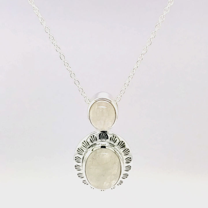 16.70 Cts Rainbow Moonstone Pendant in 925