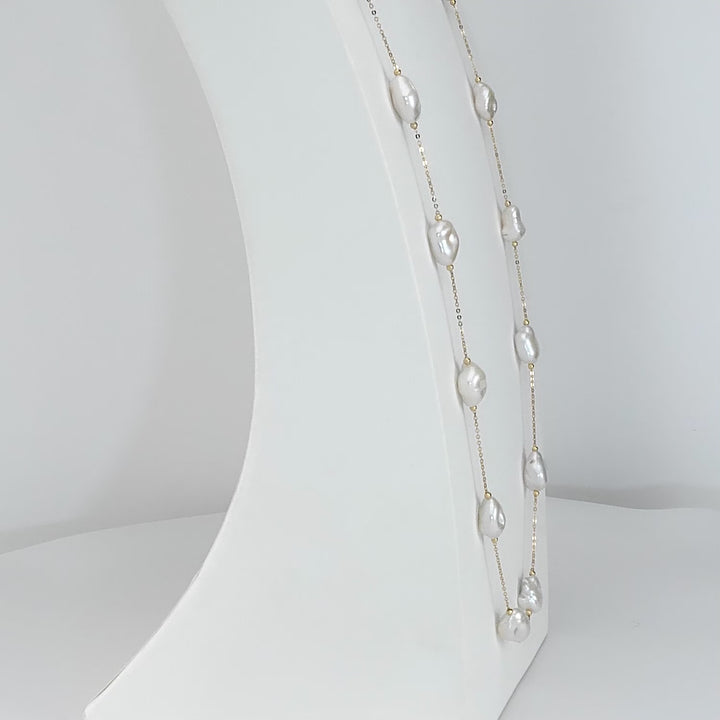 Pearl Enchantress: Women's 18K Gold-Poised Pearl Necklace