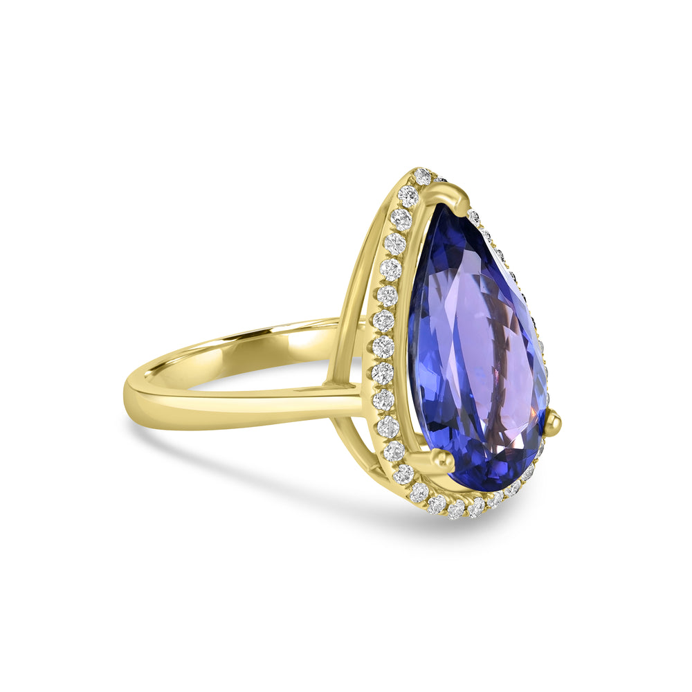 6.18 Cts Tanzanite and White Diamond Ring in 14K Yellow Gold