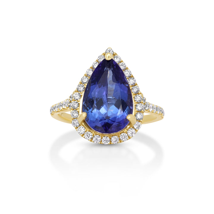5.16 Cts Tanzanite and White Diamond Ring in 14K Yellow Gold
