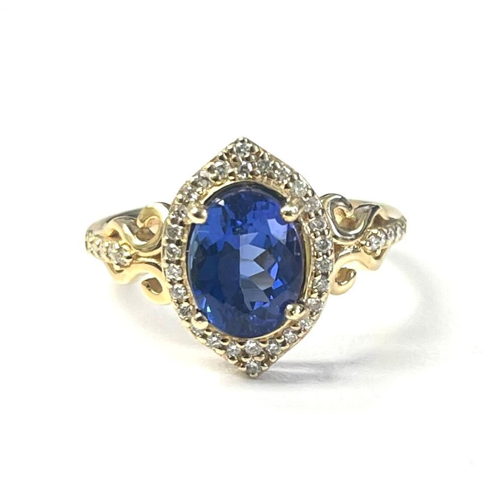 3.33 Ctw Tanzanite and White Diamond Ring in 14K Yellow Gold