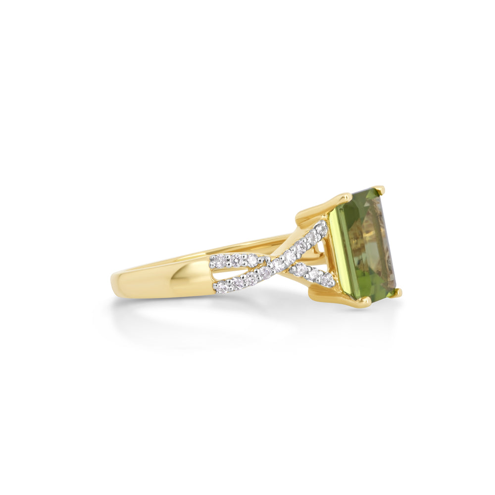 2.39 Cts Peridot and White Diamond Ring in 14K Yellow Gold