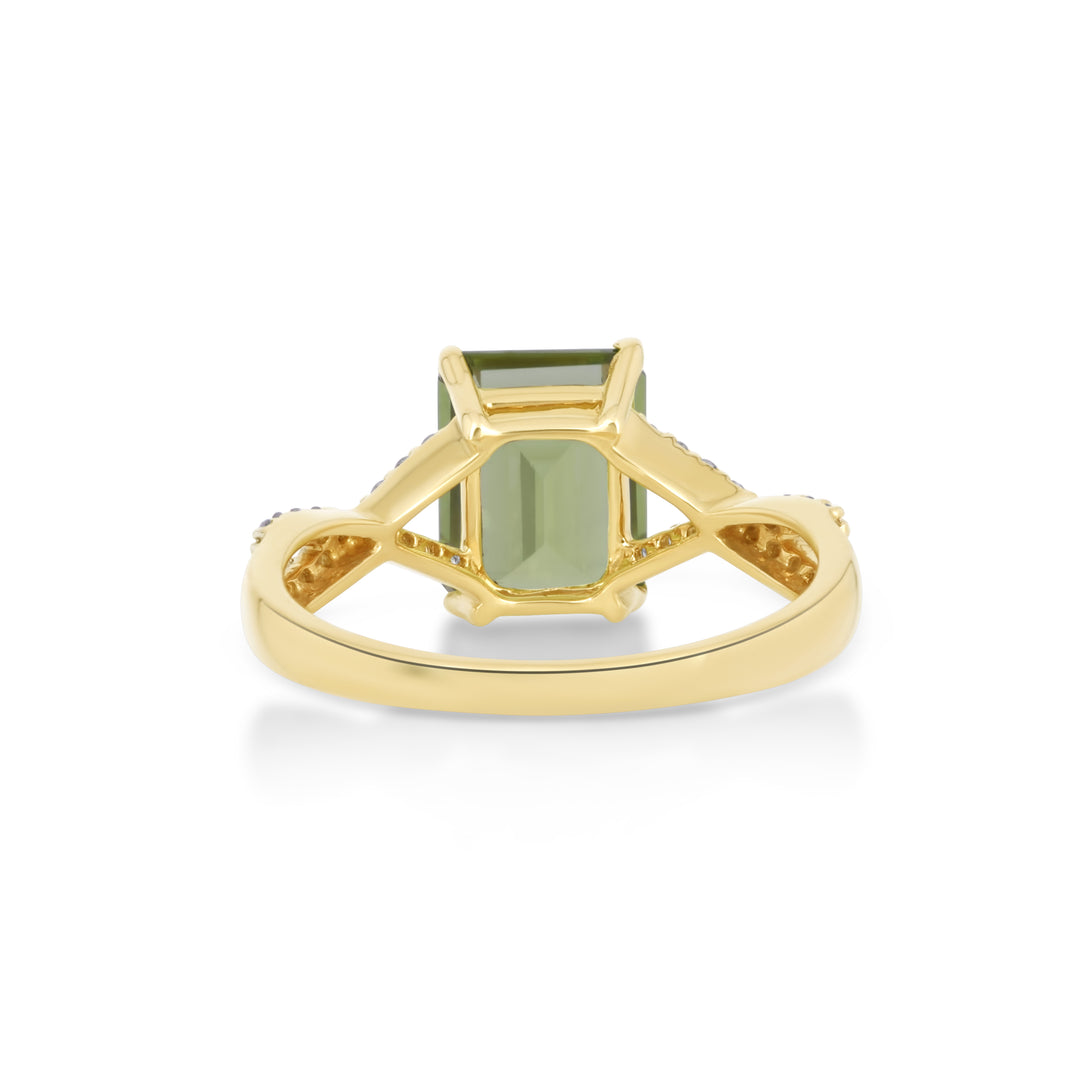 2.39 Cts Peridot and White Diamond Ring in 14K Yellow Gold