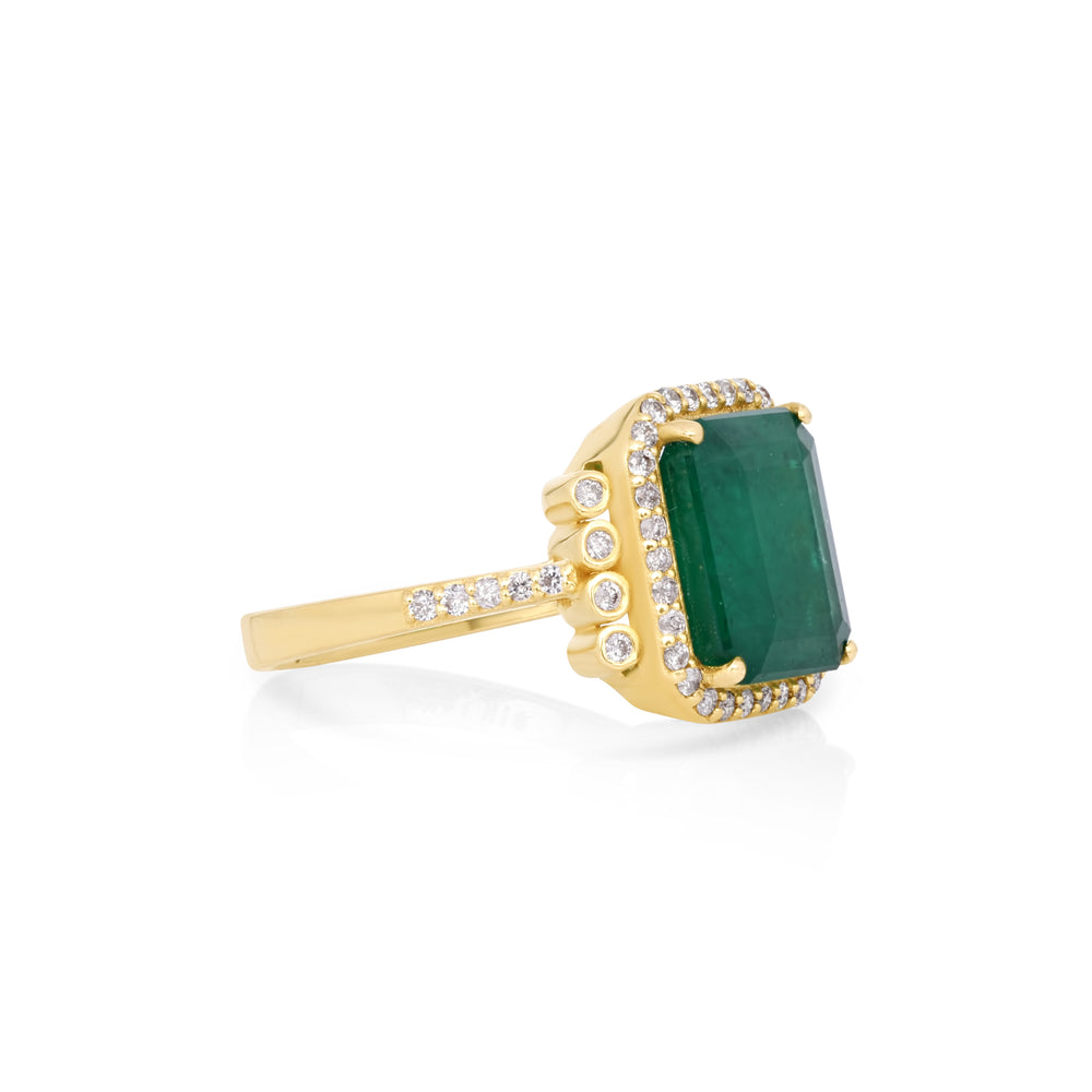 4.5 Cts Emerald and White Diamond Ring in 14K Yellow Gold