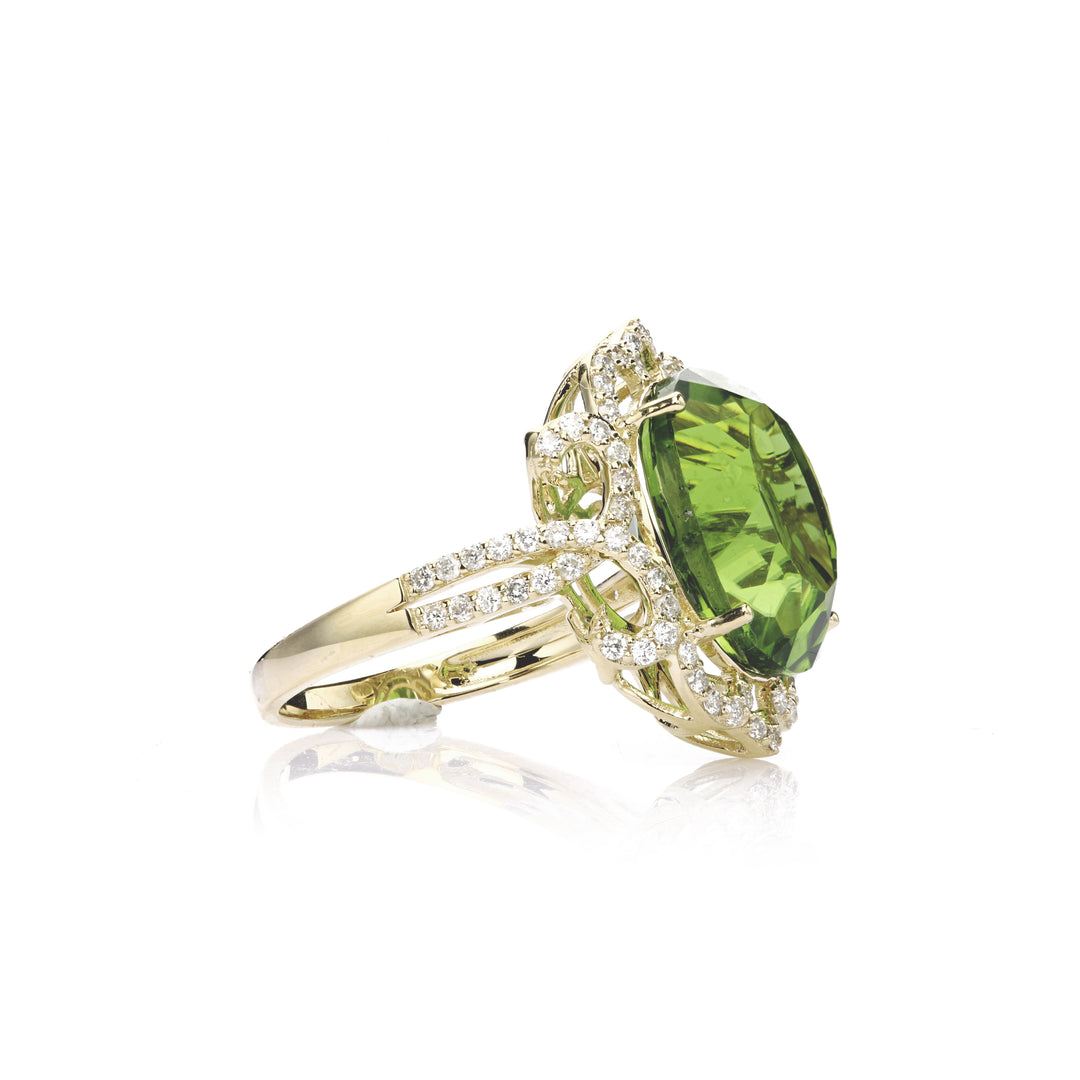 13.34 Cts Peridot and White Diamond Ring in 14K Yellow Gold