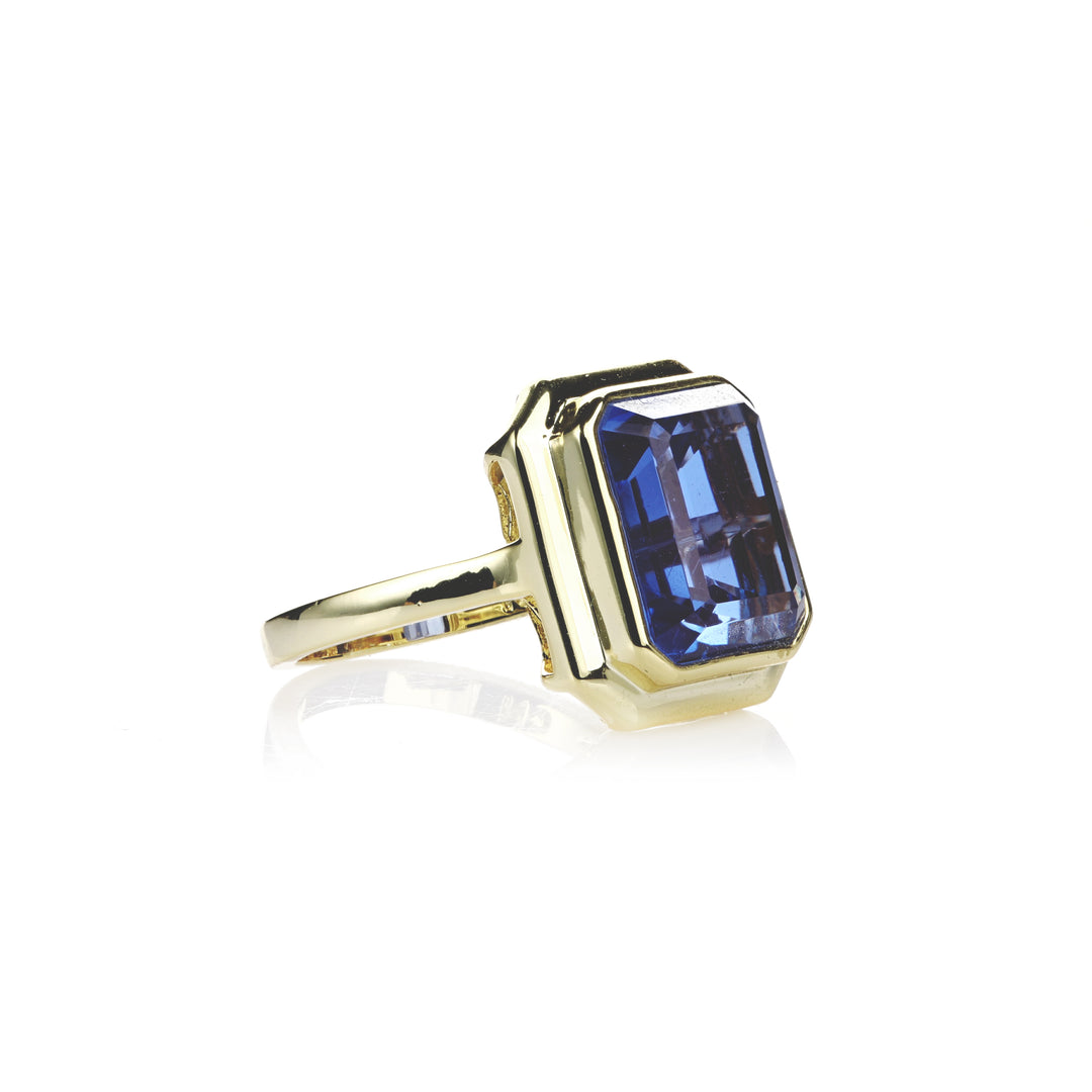 7.18 Cts Tanzanite Colored Doublet Quartz Ring in Brass