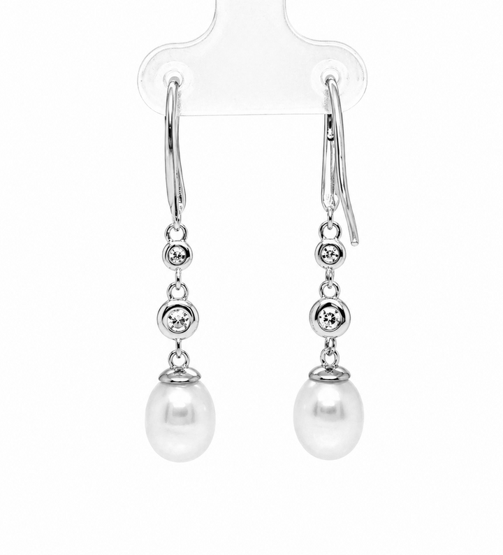 6.81 Cts Pearl and Moissanite Earring in 925 Platinum Plated