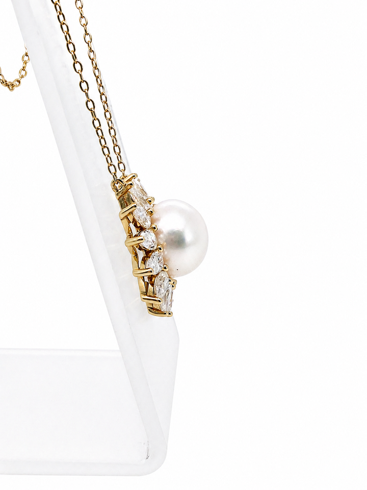 8.71 Cts Pearl and Moissanite Necklace in 925 Yellow Gold Plated