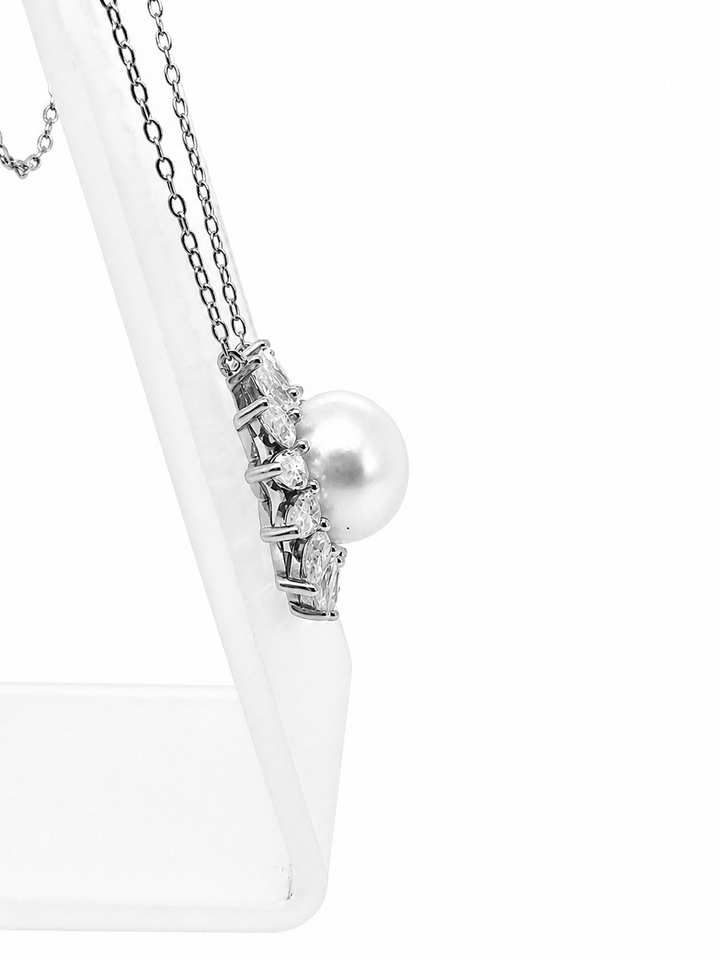 8.71 Cts Pearl and Moissanite Necklace in 925 Platinum Plated