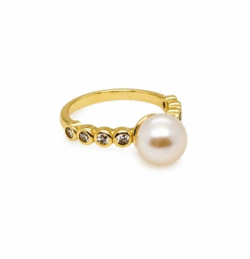 Pearl and Lab Grown Diamond Ring in 925 Yellow Gold Plated