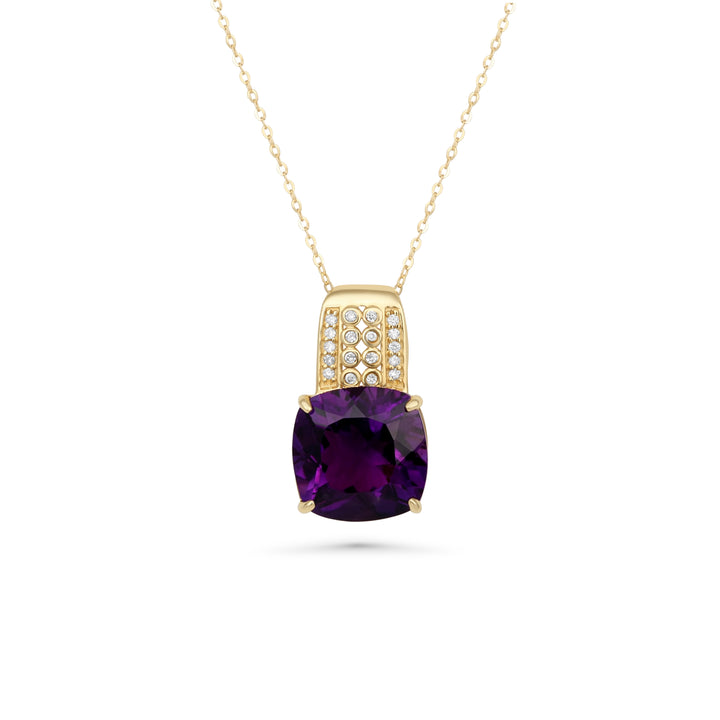 10 Cts Amethyst and White Diamond Pendant in 14K Yellow Gold