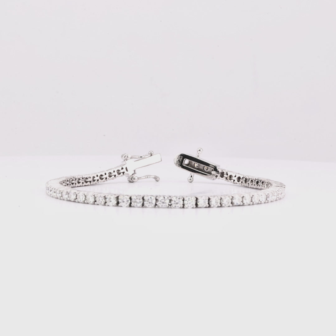 Lab-Grown Diamond Tennis Bracelet in 925 Sterling Silver