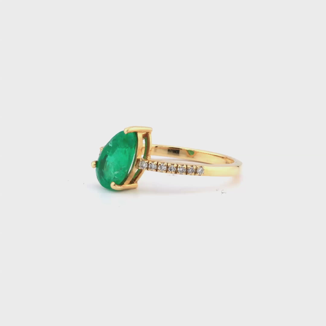 1.52 Cts Emerald and White Diamond Ring in 14K Yellow Gold