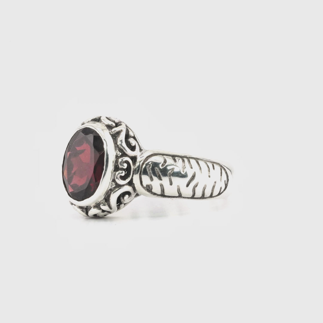 1.00 Cts Garnet Solitaire Ring in Oxidized 925 Silver