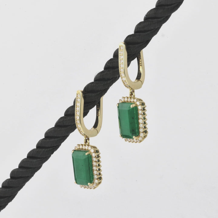 7.27 Cts Emerald and White Diamond Earring in 14K Yellow Gold