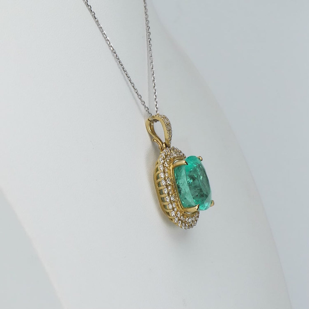 21.68 Cts Colombian Emerald and White Diamond Pendant in 14K Yellow Gold