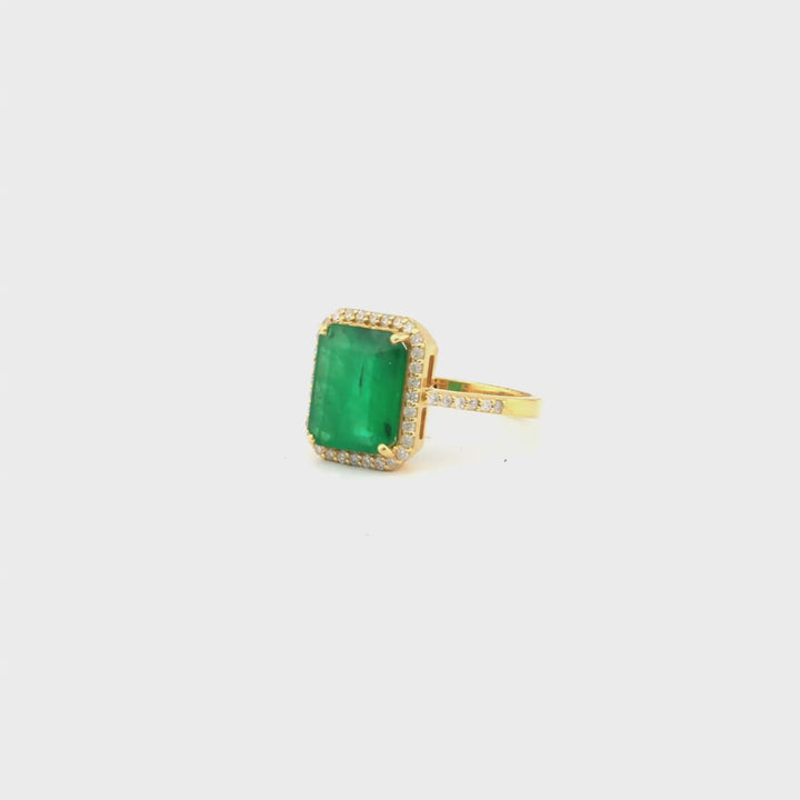 3.59 Cts Emerald and White Diamond Ring in 14K Yellow Gold