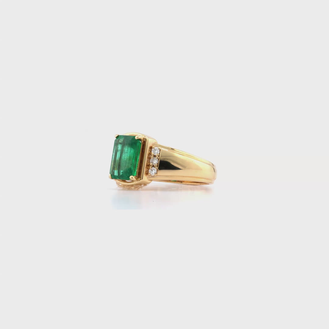 1.6 Cts Emerald and White Diamond Ring in 14K Yellow Gold
