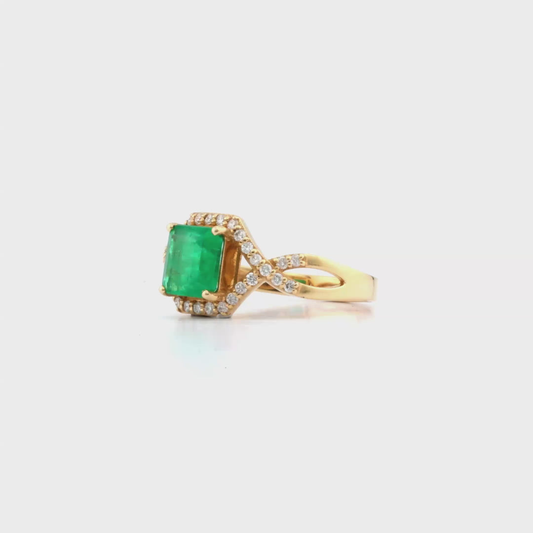 1.5 Cts Emerald and White Diamond Ring in 14K Yellow Gold